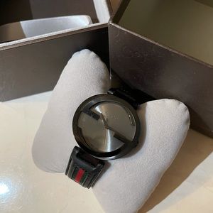 Gucci Watch YA133206